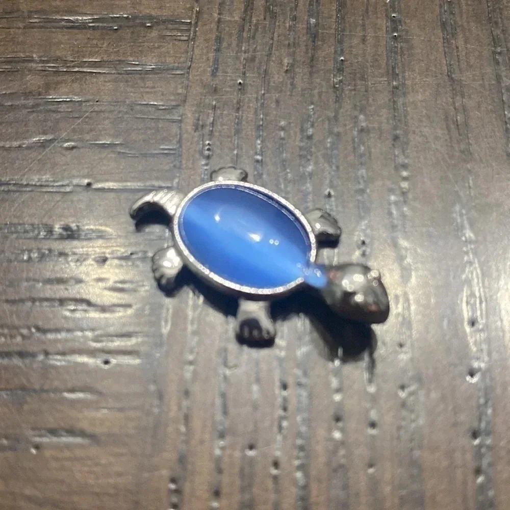 Turtle Pendant - Picture 2 of 3